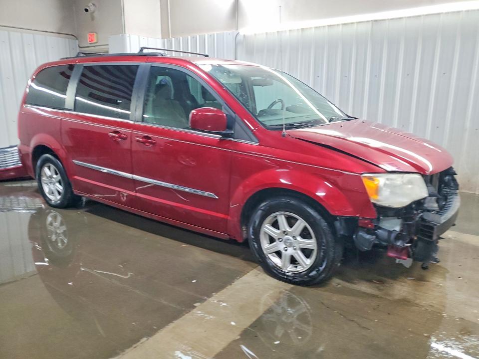 46201806 :رقم المزاد ، 2A4RR5DG8BR605016 vin ، 2011 Chrysler Town & Country مزاد بيع