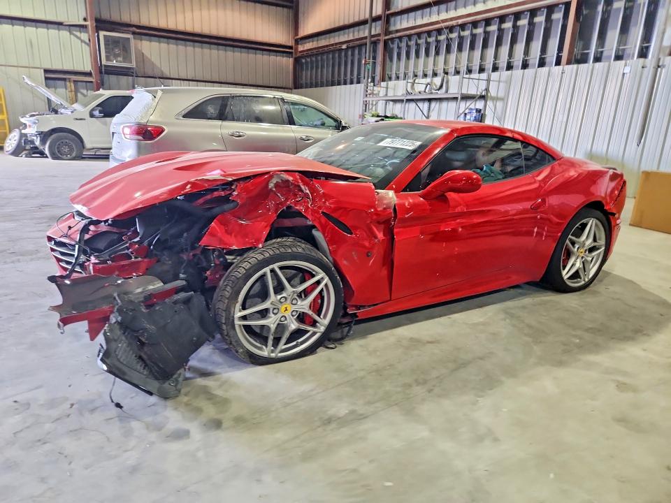 2015 Ferrari California T მანქანა იყიდება აუქციონზე, vin: ZFF77XJA5F0204488, აუქციონის ნომერი: 79771225