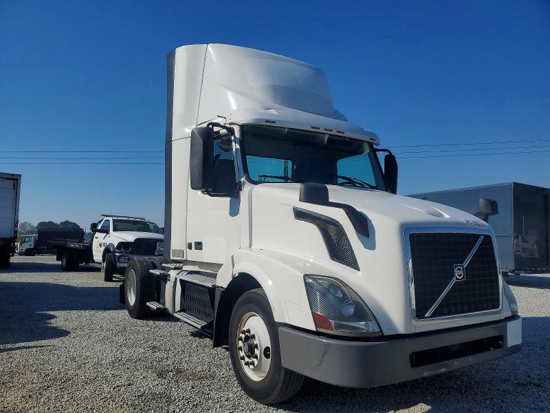 Продаж на аукціоні авто 2017 Volvo Vnl, vin: 4V4N39TG7HN988035, номер лоту: 46196876