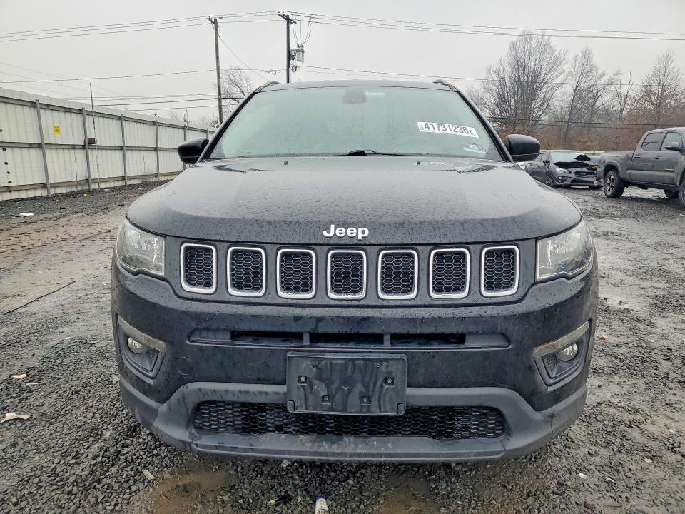 41731236 :رقم المزاد ، 3C4NJDBB8KT792509 vin ، 2019 Jeep Compass مزاد بيع
