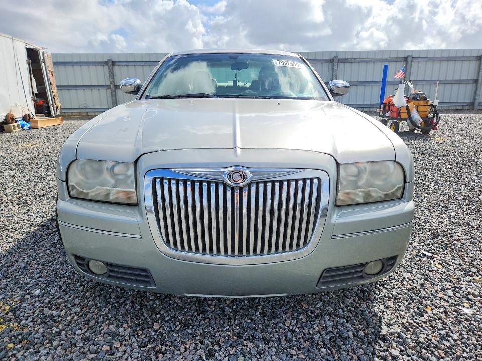 79925405 :رقم المزاد ، 2C3AA53G45H590055 vin ، 2005 Chrysler 300 مزاد بيع