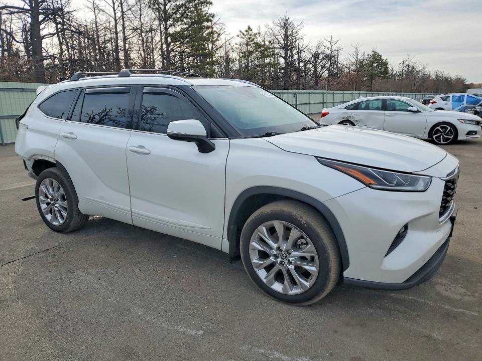 Продажа на аукционе авто 2022 Toyota Highlander, vin: 5TDDZRBH4NS211964, номер лота: 47402356