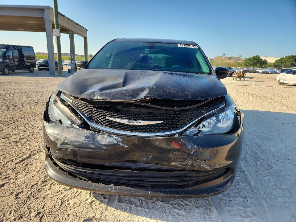 47798316 :رقم المزاد ، 2C4RC1CG4HR553720 vin ، 2017 Chrysler Pacifica مزاد بيع
