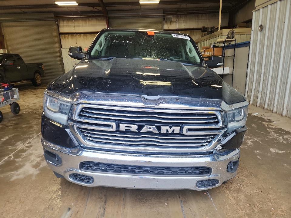 42077886 :رقم المزاد ، 1C6SRFJM6NN130482 vin ، 2022 Ram 1500 مزاد بيع