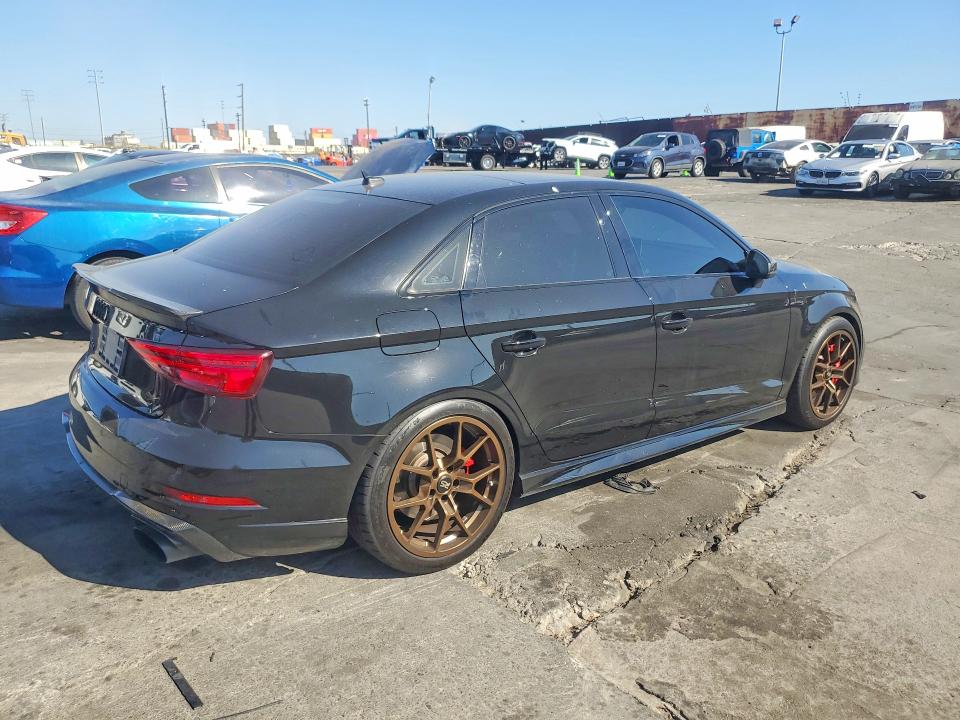 47105116 :رقم المزاد ، WUABWGFF4LA903300 vin ، 2020 Audi Rs3 مزاد بيع