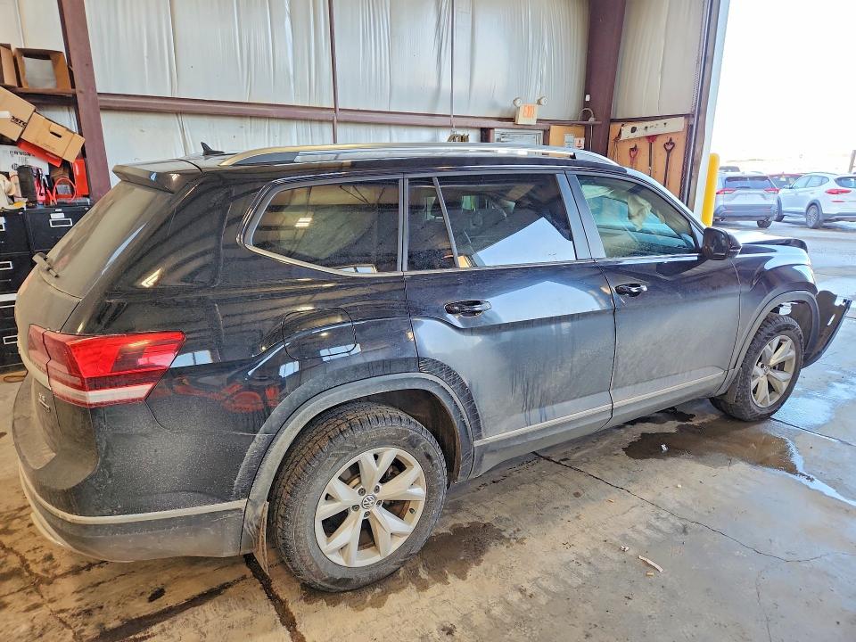 41692516 :رقم المزاد ، 1V2MR2CAXJC511317 vin ، 2018 Volkswagen Atlas مزاد بيع