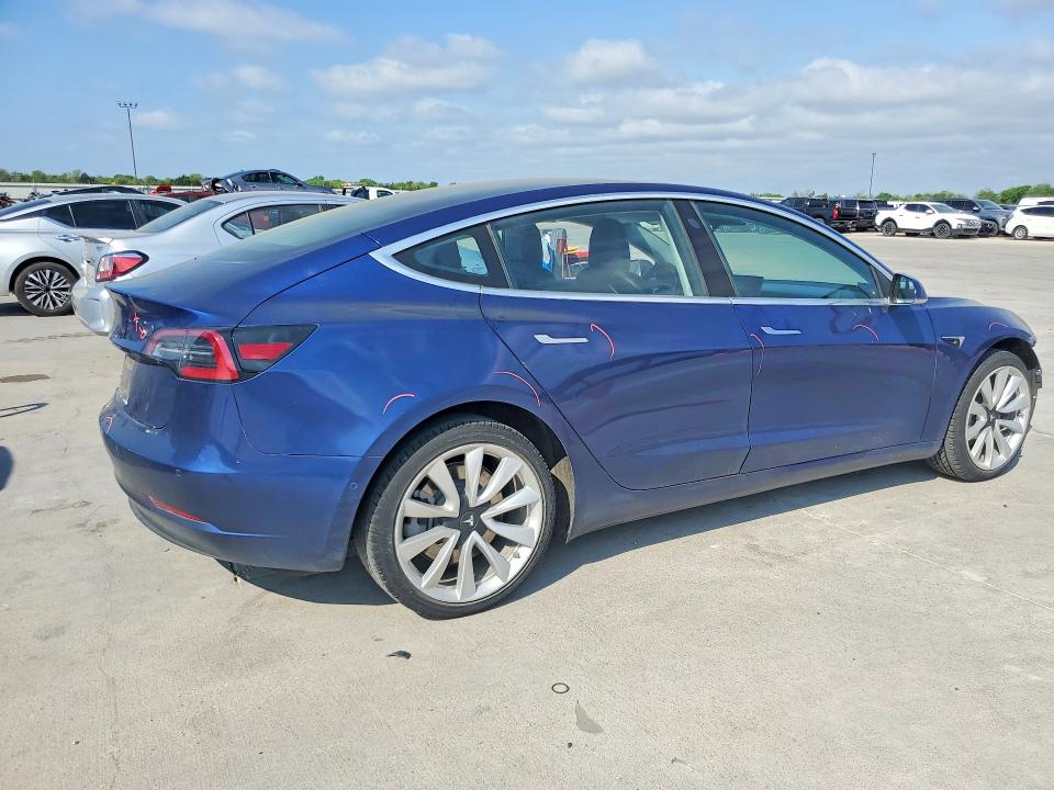 47637776 :رقم المزاد ، 5YJ3E1EA7JF109449 vin ، 2018 Tesla Model 3 مزاد بيع