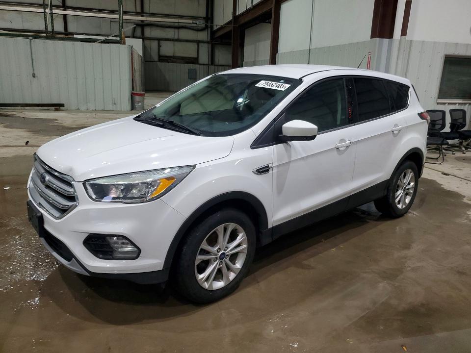 2017 Ford Escape მანქანა იყიდება აუქციონზე, vin: 1FMCU0GD3HUB41008, აუქციონის ნომერი: 79452405