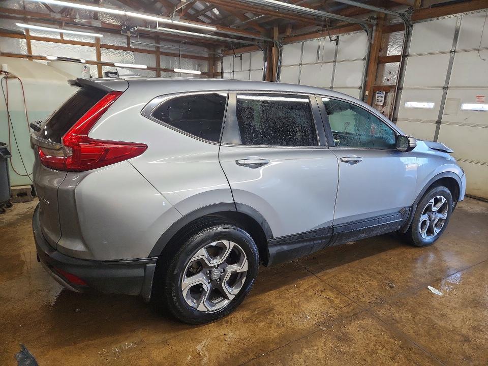 46711606 :رقم المزاد ، 7FARW2H83JE000402 vin ، 2018 Honda Cr-v مزاد بيع