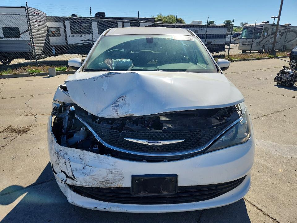 46505856 :رقم المزاد ، 2C4RC1CG2HR553621 vin ، 2017 Chrysler Pacifica مزاد بيع