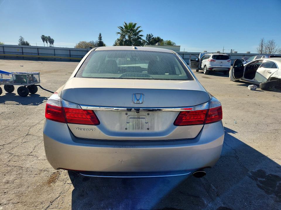 41662436 :رقم المزاد ، 1HGCR2F86FA200302 vin ، 2015 Honda Accord مزاد بيع