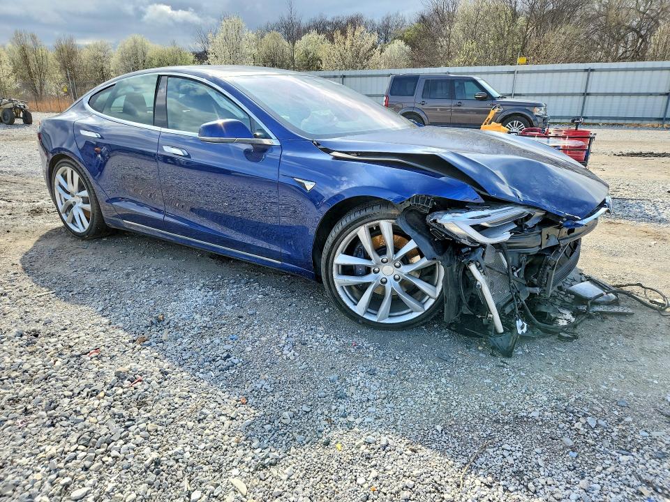 Продажа на аукционе авто 2018 Tesla Model S, vin: 5YJSA1E23JF250552, номер лота: 79783335