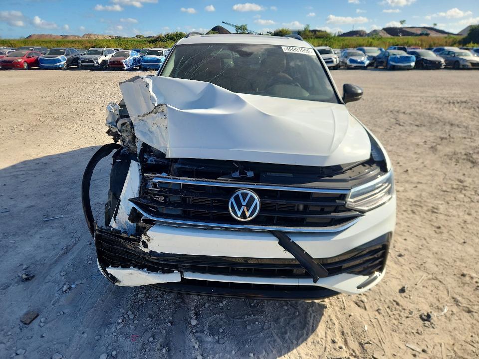 46001096 :رقم المزاد ، 3VV8B7AX6NM007302 vin ، 2022 Volkswagen Tiguan مزاد بيع