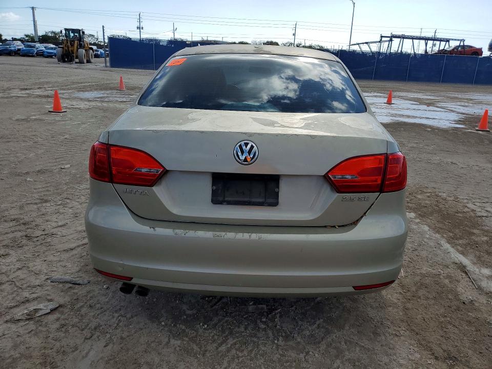 48033776 :رقم المزاد ، 3VWDP7AJ5DM237676 vin ، 2013 Volkswagen Jetta مزاد بيع