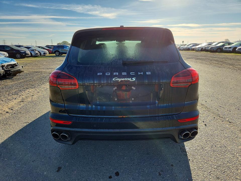 41798066 :رقم المزاد ، WP1AE2A27FLA51910 vin ، 2015 Porsche Cayenne مزاد بيع