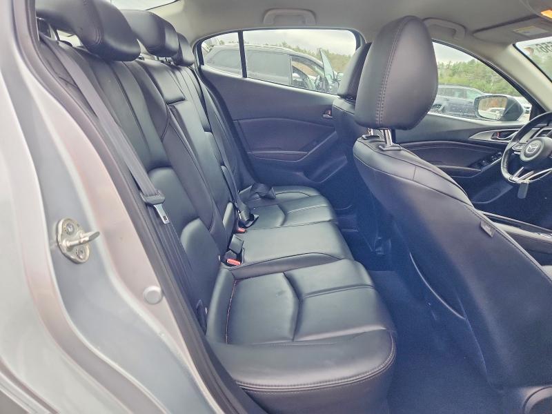41597556 :رقم المزاد ، 3MZBN1V39JM205492 vin ، 2018 Mazda 3 مزاد بيع