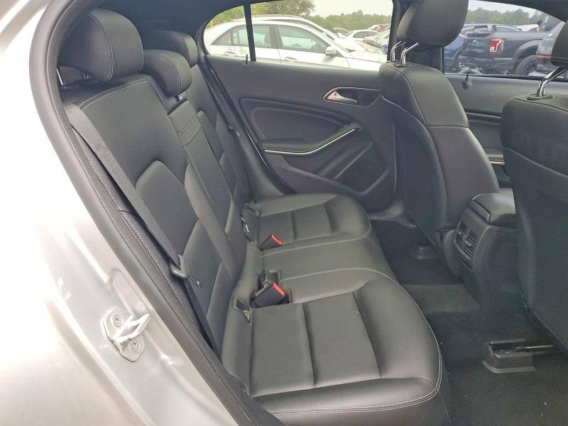 46922376 :رقم المزاد ، WDCTG4GB1HJ338420 vin ، 2017 Mercedes-benz Gla مزاد بيع