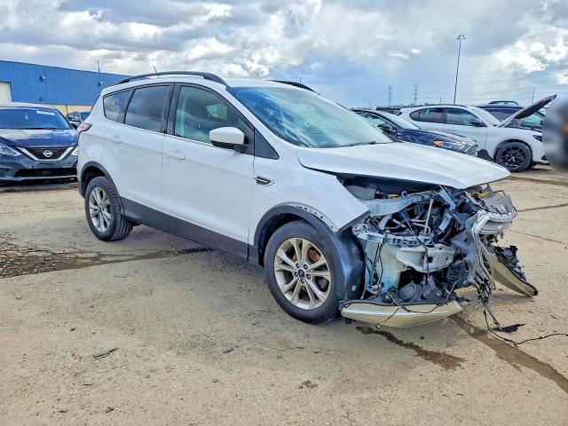 45786726 :رقم المزاد ، 1FMCU0GDXJUA08882 vin ، 2018 Ford Escape مزاد بيع