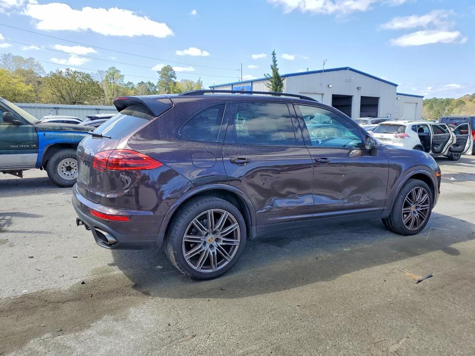 46027586 :رقم المزاد ، WP1AA2A23HKA84388 vin ، 2017 Porsche Cayenne مزاد بيع