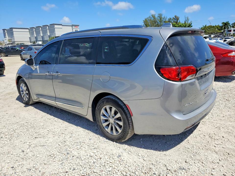 Продажа на аукционе авто 2018 Chrysler Pacifica, vin: 2C4RC1BG0JR290794, номер лота: 45444196