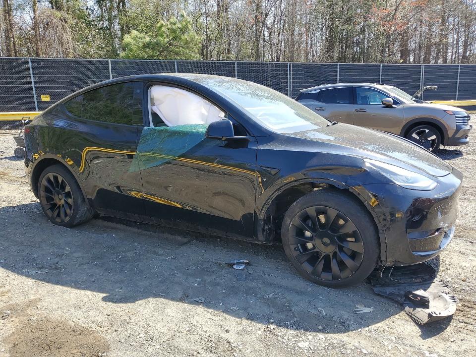 47243196 :رقم المزاد ، 7SAYGDEE8NF320057 vin ، 2022 Tesla Model Y مزاد بيع