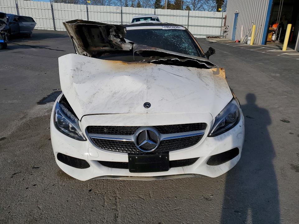 79973235 :رقم المزاد ، WDDWK4JB9JF617896 vin ، 2018 Mercedes-benz C مزاد بيع