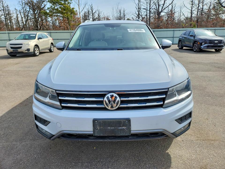 Продаж на аукціоні авто 2018 Volkswagen Tiguan, vin: 3VV2B7AX2JM040443, номер лоту: 47304006