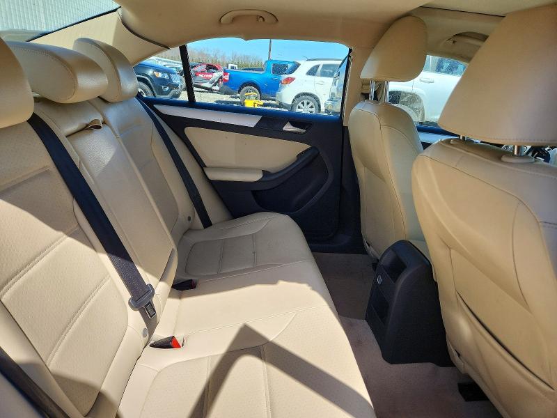 47232736 :رقم المزاد ، 3VW637AJ5FM408403 vin ، 2015 Volkswagen Jetta مزاد بيع