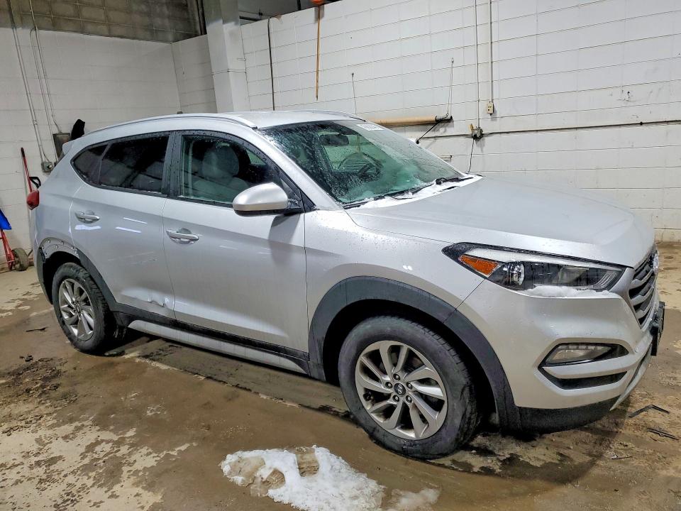 45656046 :رقم المزاد ، KM8J33A42JU693237 vin ، 2018 Hyundai Tucson مزاد بيع