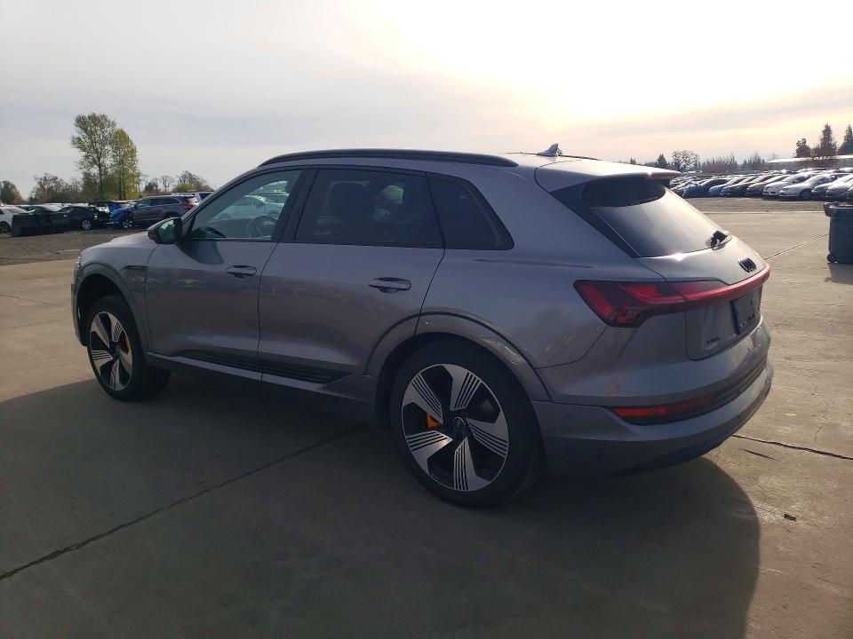 Aukcja sprzedaży 2022 Audi E-tron, vin: WA1LAAGE2NB014103, numer aukcji: 47213456