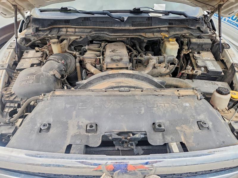41699536 :رقم المزاد ، 3C7WRNFL7FG516765 vin ، 2015 Ram 5500 مزاد بيع