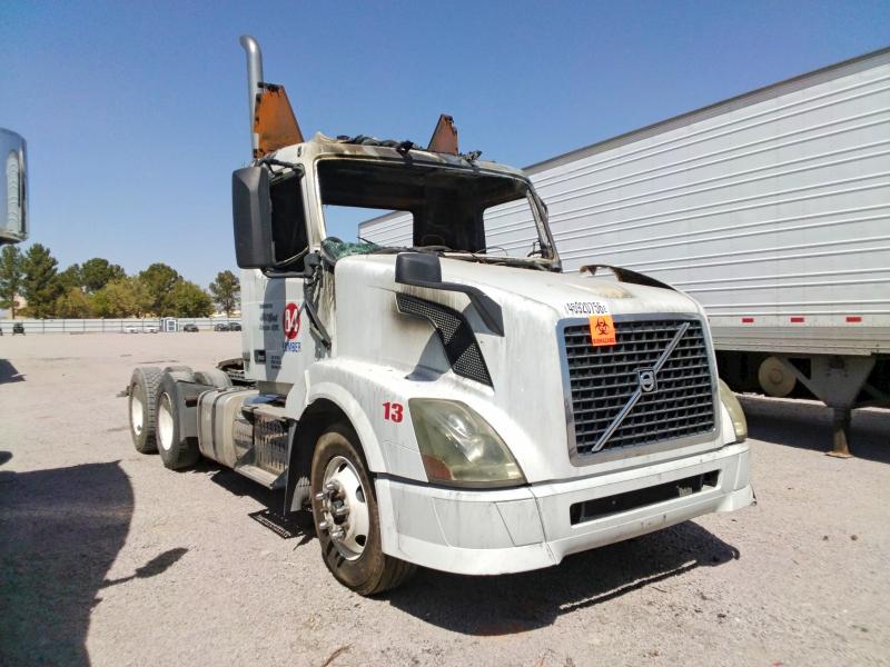 Продажа на аукционе авто 2015 Volvo Vn, vin: 4V4NC9EH6FN917220, номер лота: 46920756