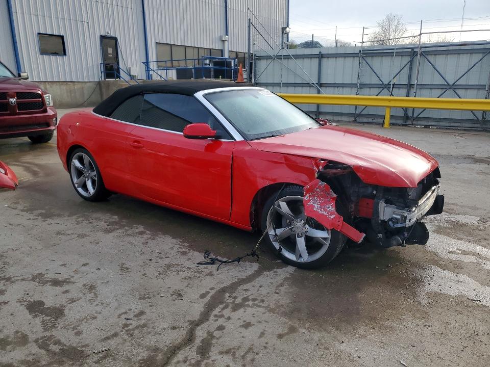 46535676 :رقم المزاد ، WAULFAFH0BN013039 vin ، 2011 Audi A5 مزاد بيع