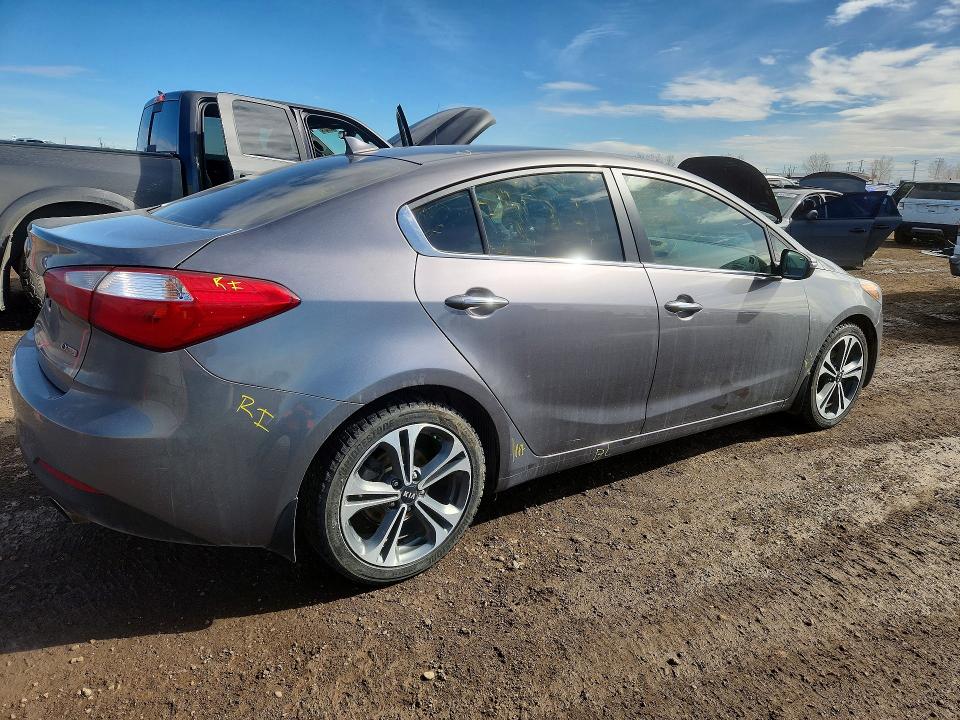 2015 Kia Forte მანქანა იყიდება აუქციონზე, vin: KNAFX4A87F5435768, აუქციონის ნომერი: 46667566