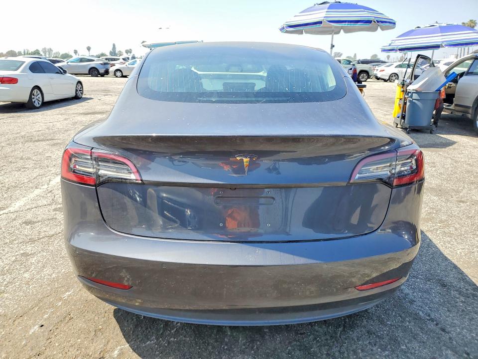 47224916 :رقم المزاد ، 5YJ3E1EA2JF059494 vin ، 2018 Tesla Model 3 مزاد بيع