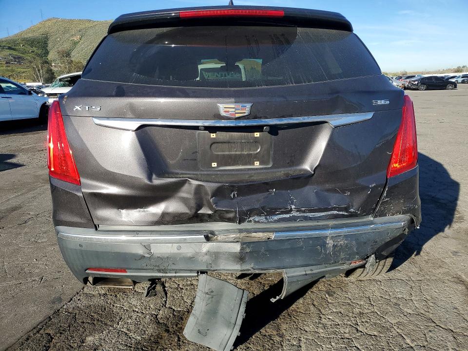41826466 :رقم المزاد ، 1GYKNBRS0HZ113930 vin ، 2017 Cadillac Xt5 مزاد بيع