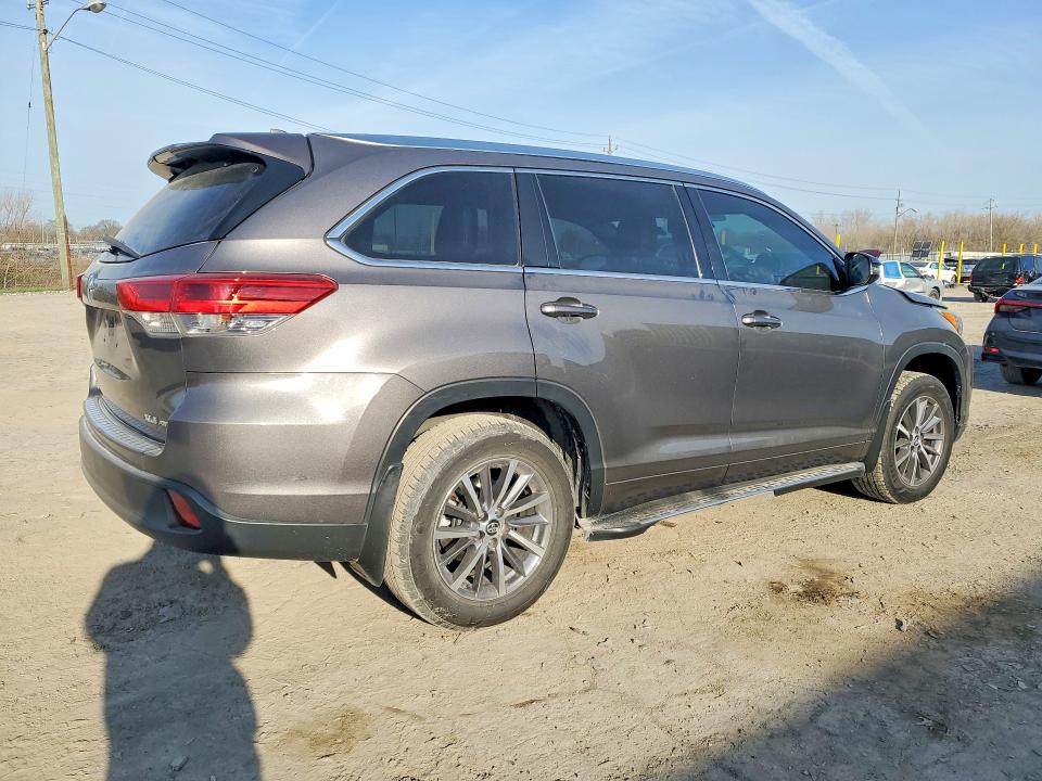 2017 Toyota Highlander მანქანა იყიდება აუქციონზე, vin: 5TDJZRFHXHS432146, აუქციონის ნომერი: 47422776