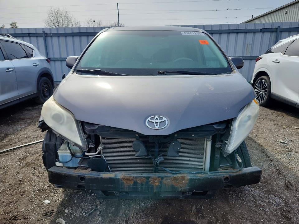 2013 Toyota Sienna მანქანა იყიდება აუქციონზე, vin: 5TDKK3DC6DS283628, აუქციონის ნომერი: 45661296