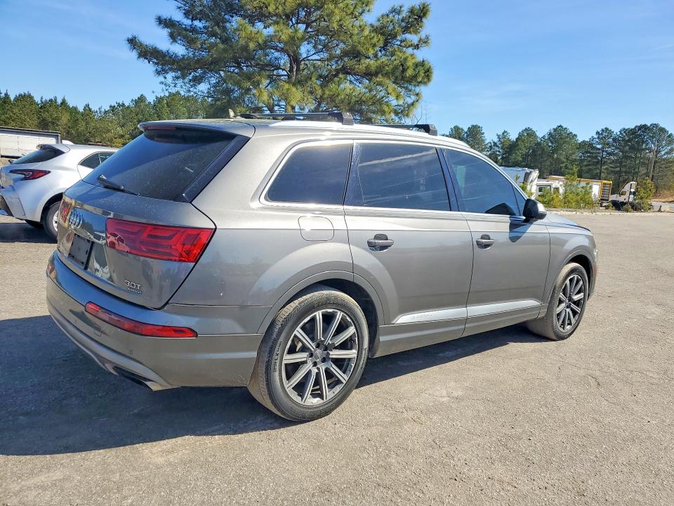 46680006 :رقم المزاد ، WA1VAAF7XHD033891 vin ، 2017 Audi Q7 مزاد بيع
