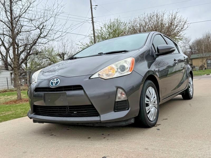 45768356 :رقم المزاد ، JTDKDTB39E1572823 vin ، 2014 Toyota Prius C مزاد بيع