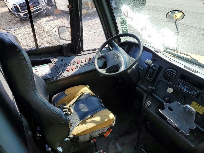42021266 :رقم المزاد ، 4UZABRDT6CCBB4458 vin ، 2012 Freigliner Chassis مزاد بيع
