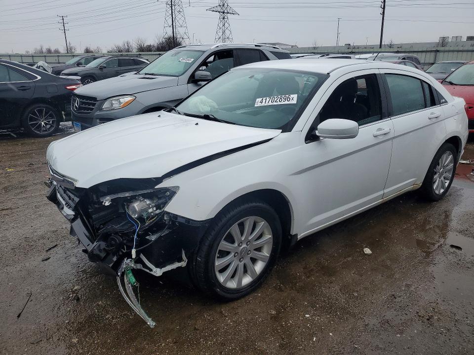Auction sale of the 2013 Chrysler 200, vin: 1C3CCBBB4DN672901, lot number: 41702896