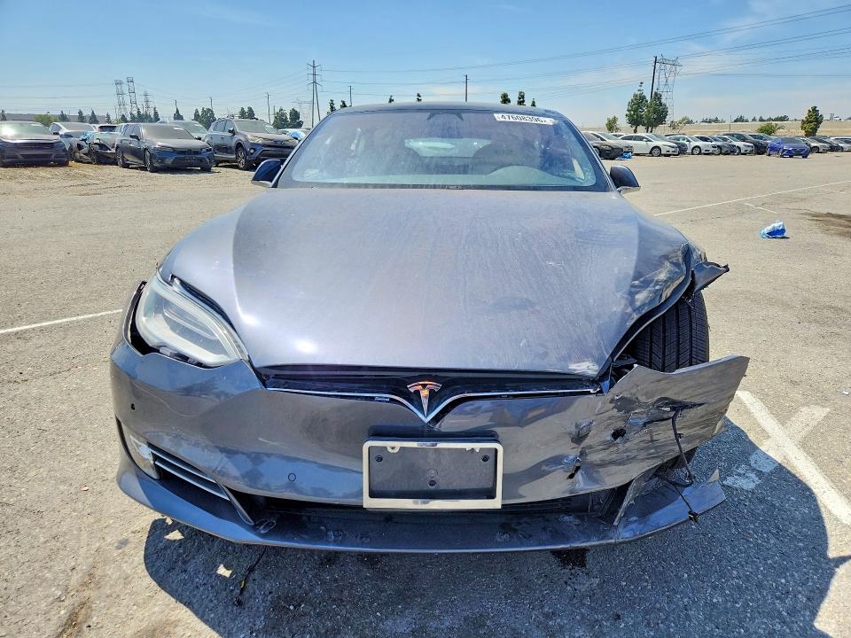 47608396 :رقم المزاد ، 5YJSA1E23LF413896 vin ، 2020 Tesla Model S مزاد بيع