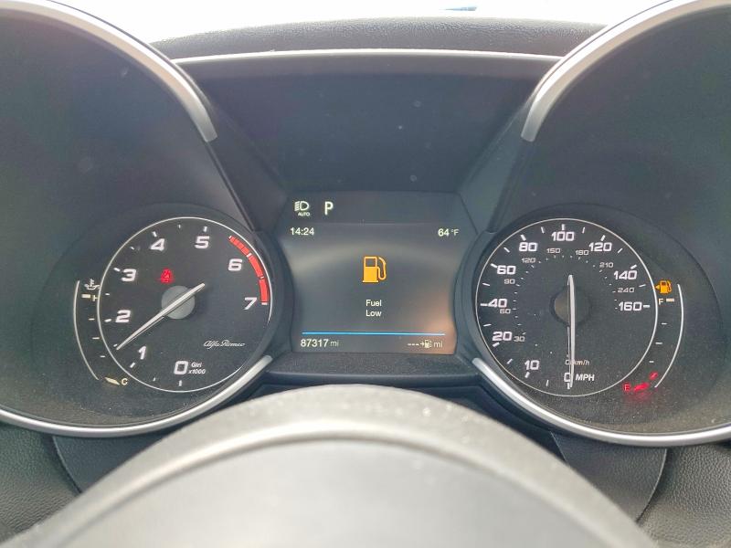 42017016 :رقم المزاد ، ZARFAEEN9J7589847 vin ، 2018 Alfa Romeo Giulia مزاد بيع