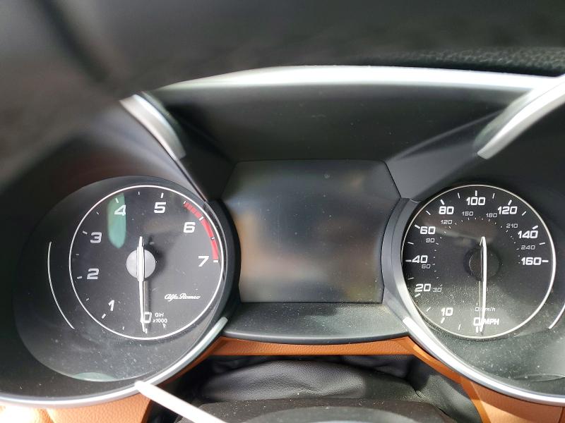 54024976 :رقم المزاد ، ZARFAEBN3H7535619 vin ، 2017 Alfa Romeo Giulia مزاد بيع
