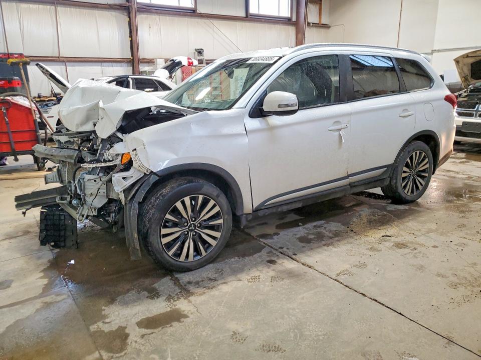 46934886 :رقم المزاد ، JA4AZ2A30LZ615107 vin ، 2020 Mitsubishi Outlander مزاد بيع