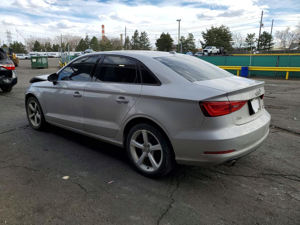 41805856 :رقم المزاد ، WAUBFGFF2F1140983 vin ، 2015 Audi A3 مزاد بيع