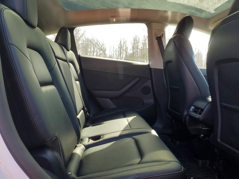 41877826 :رقم المزاد ، 7SAYGDEE9NF425531 vin ، 2022 Tesla Model Y مزاد بيع