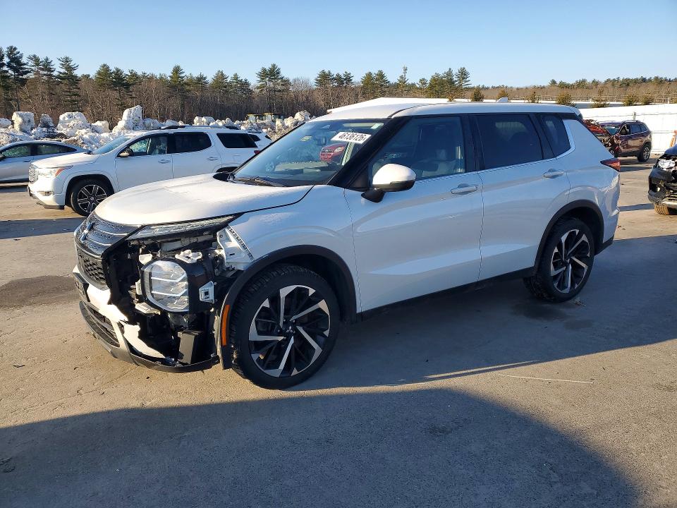 Продажа на аукционе авто 2022 Mitsubishi Outlander, vin: JA4J4TA85NZ007960, номер лота: 46136126