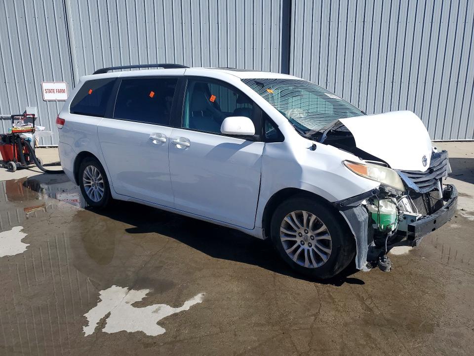 2011 Toyota Sienna მანქანა იყიდება აუქციონზე, vin: 5TDYK3DC8BS122253, აუქციონის ნომერი: 79673355